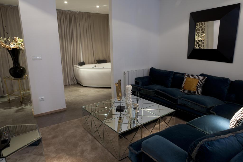 Madrid Central Gran Via Suites Exterior photo
